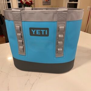 YETI Reef Blue Gen 1 Camino 35 carryall 
with imperfection.